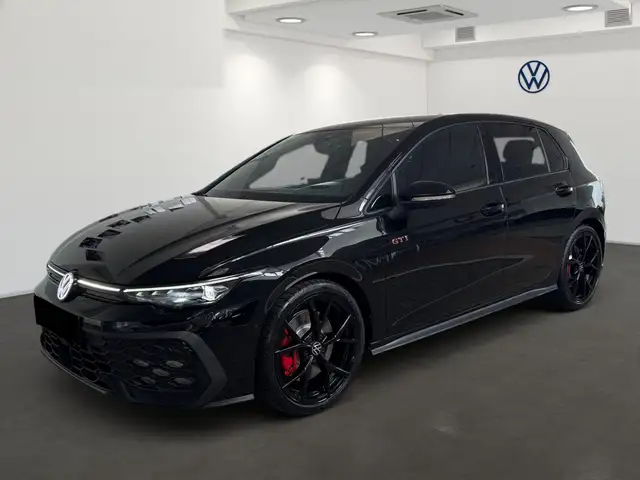 Volkswagen Golf view 4