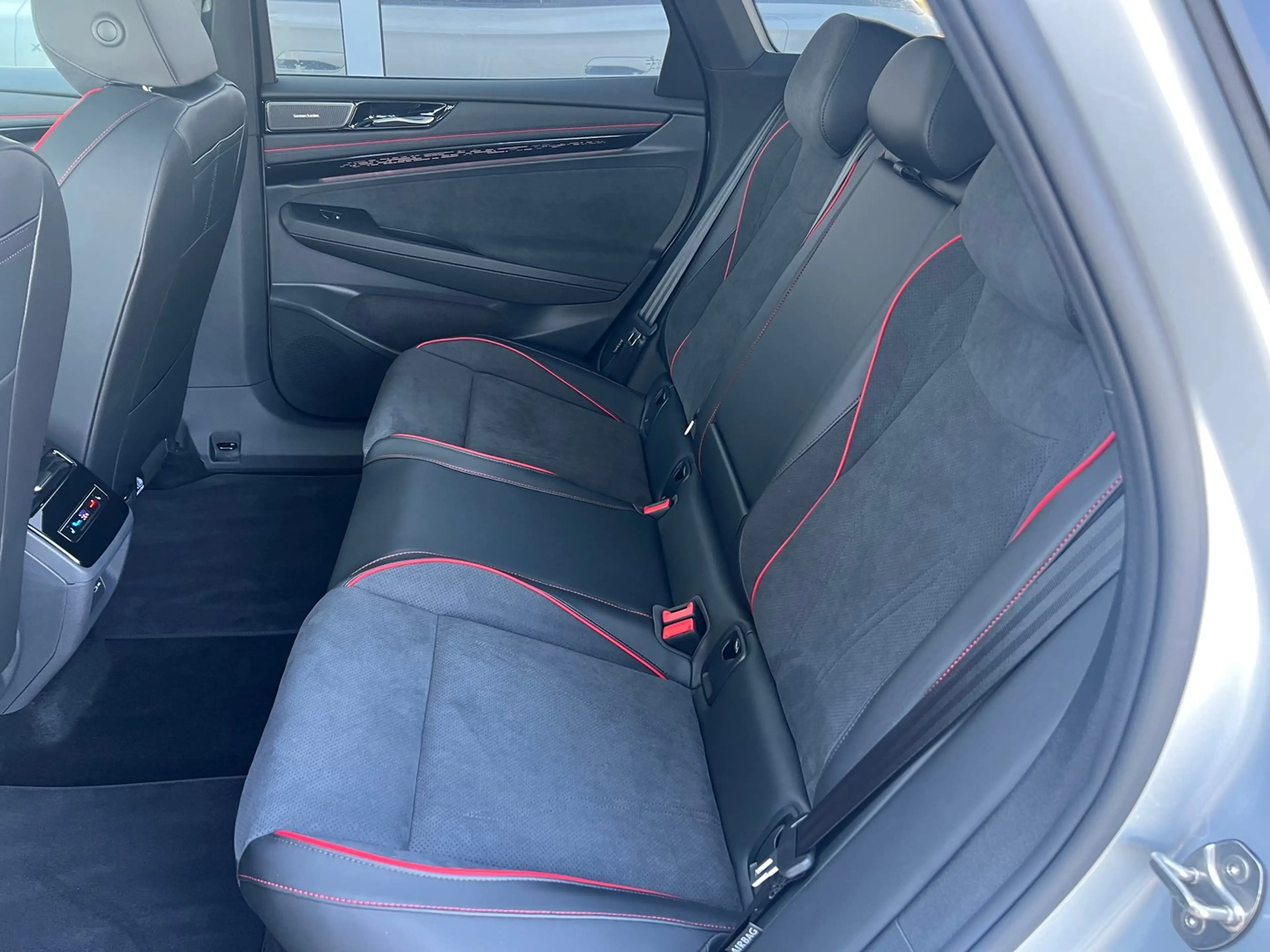 Volkswagen ID.7 Tourer GTX 4MOTION 250kW Business — photo 11