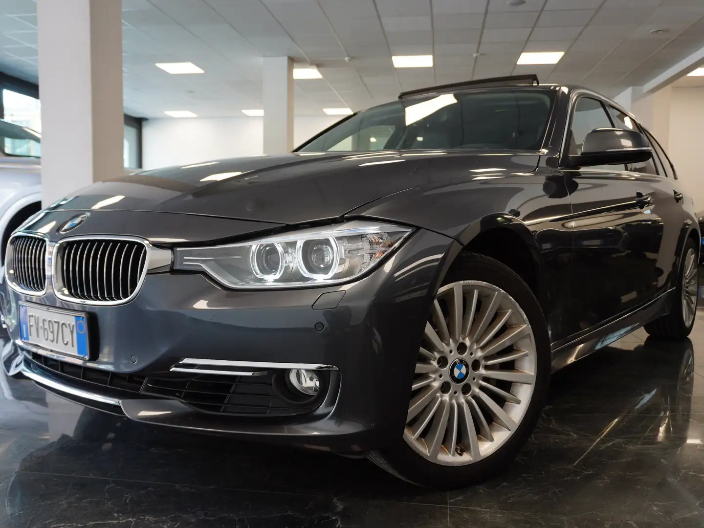 BMW 335 iA xDrive Touring Luxury IVA ESPOSTA / TETTO Grigio - 1