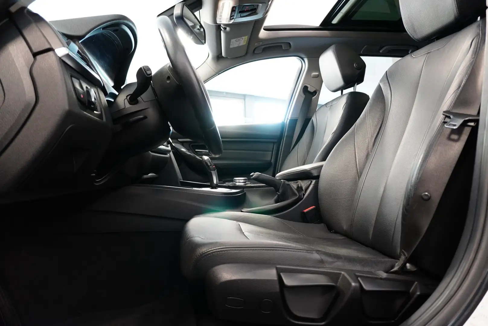 BMW 335 iA xDrive Touring Luxury IVA ESPOSTA / TETTO Grigio - 2