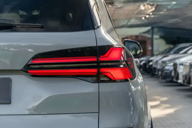 BMW X5 view 7