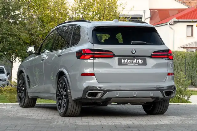 BMW X5 view 4