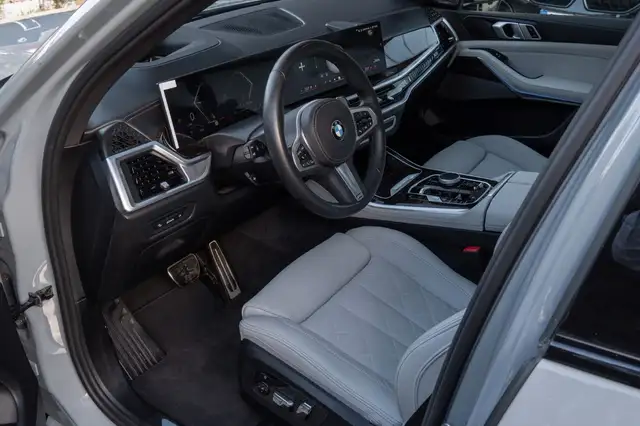 BMW X5 view 11