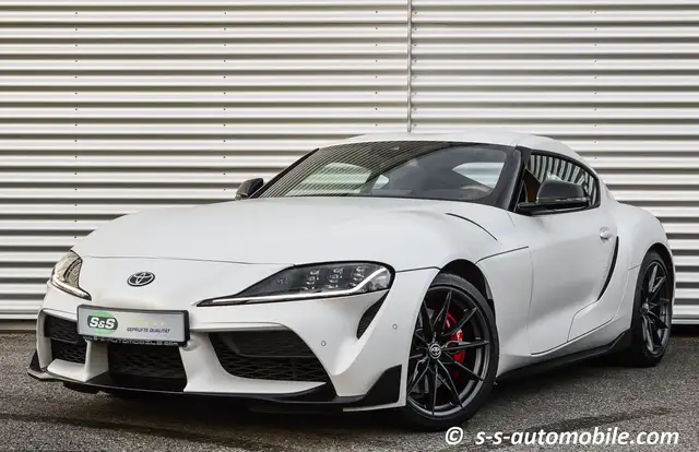Toyota Supra 3.0 Moonstone Edition JBL Carbon Head-Up