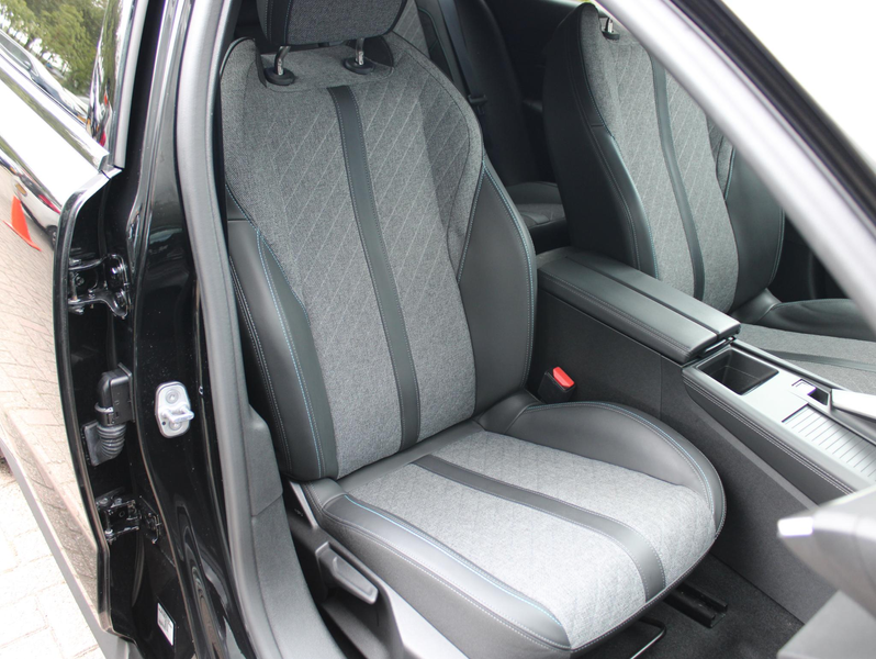 Peugeot 408 1.2T Allure Pack 130 EAT8 Automaat | Camera/Navi/S — photo 11