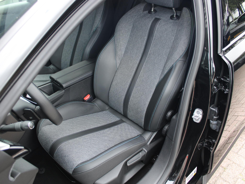 Peugeot 408 1.2T Allure Pack 130 EAT8 Automaat | Camera/Navi/S — photo 7