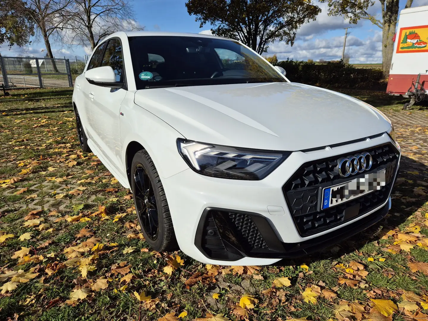 Audi A1 40 TFSI Sportback S tronic line Weiß - 1