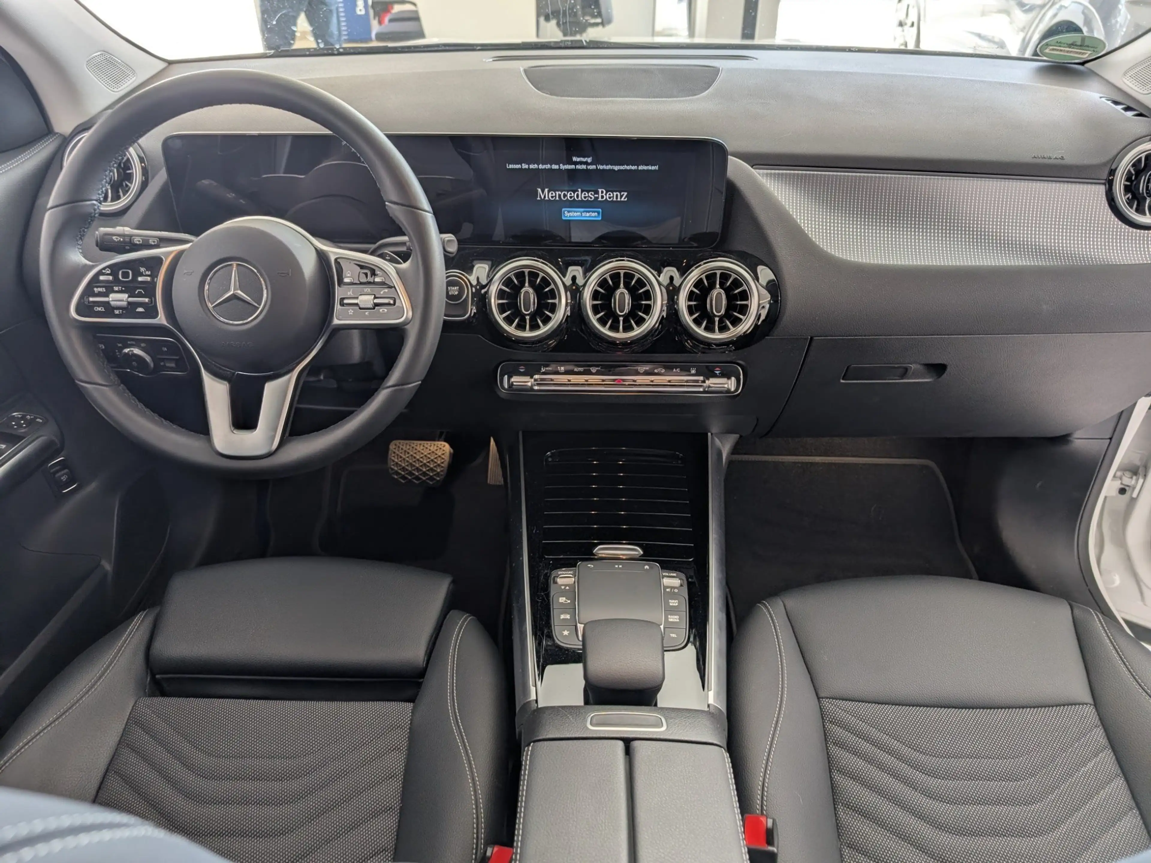 Mercedes-Benz EQA 250 + Progressive Kamera Allwetter ACC — photo 13
