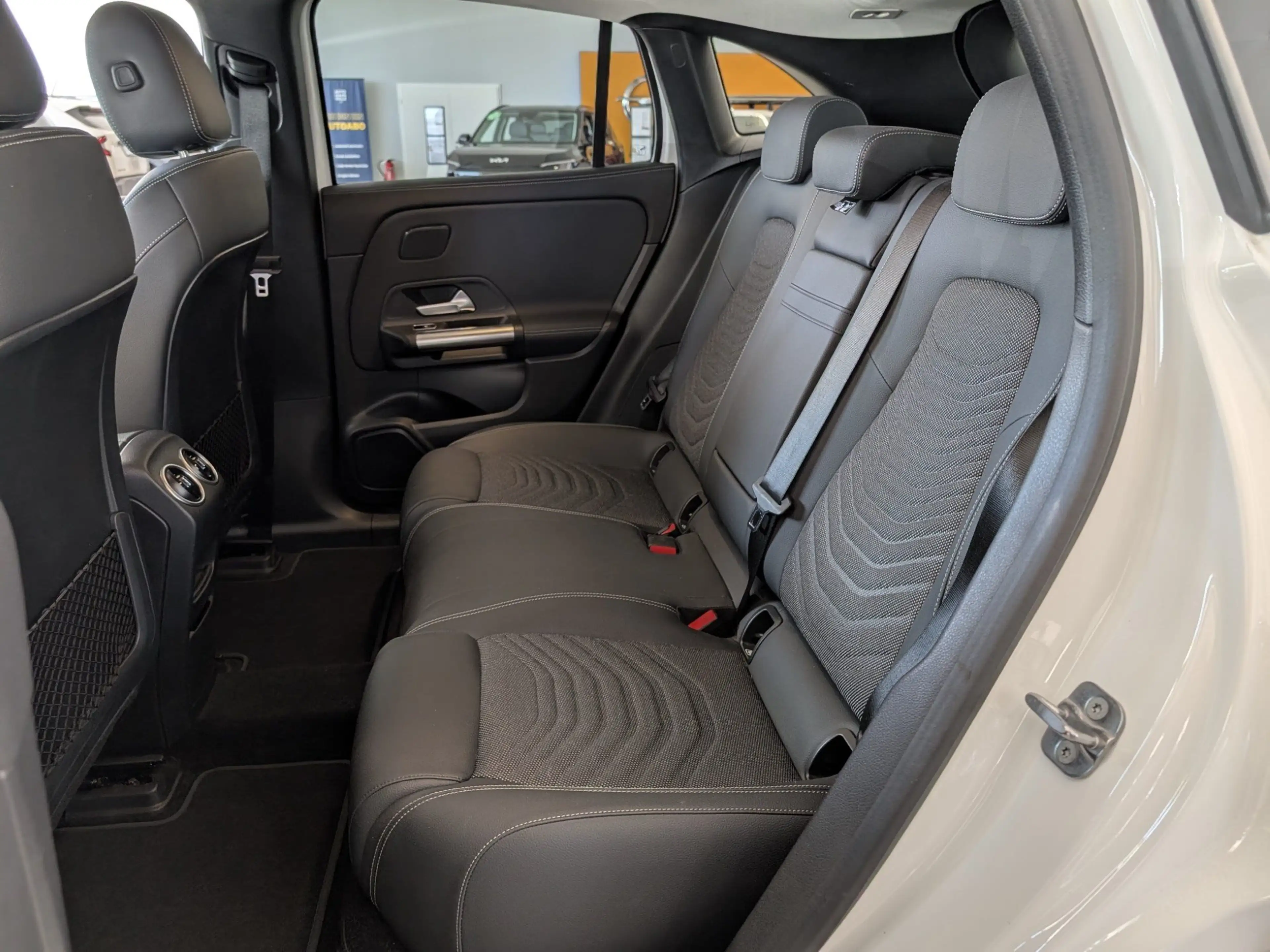 Mercedes-Benz EQA 250 + Progressive Kamera Allwetter ACC — photo 9