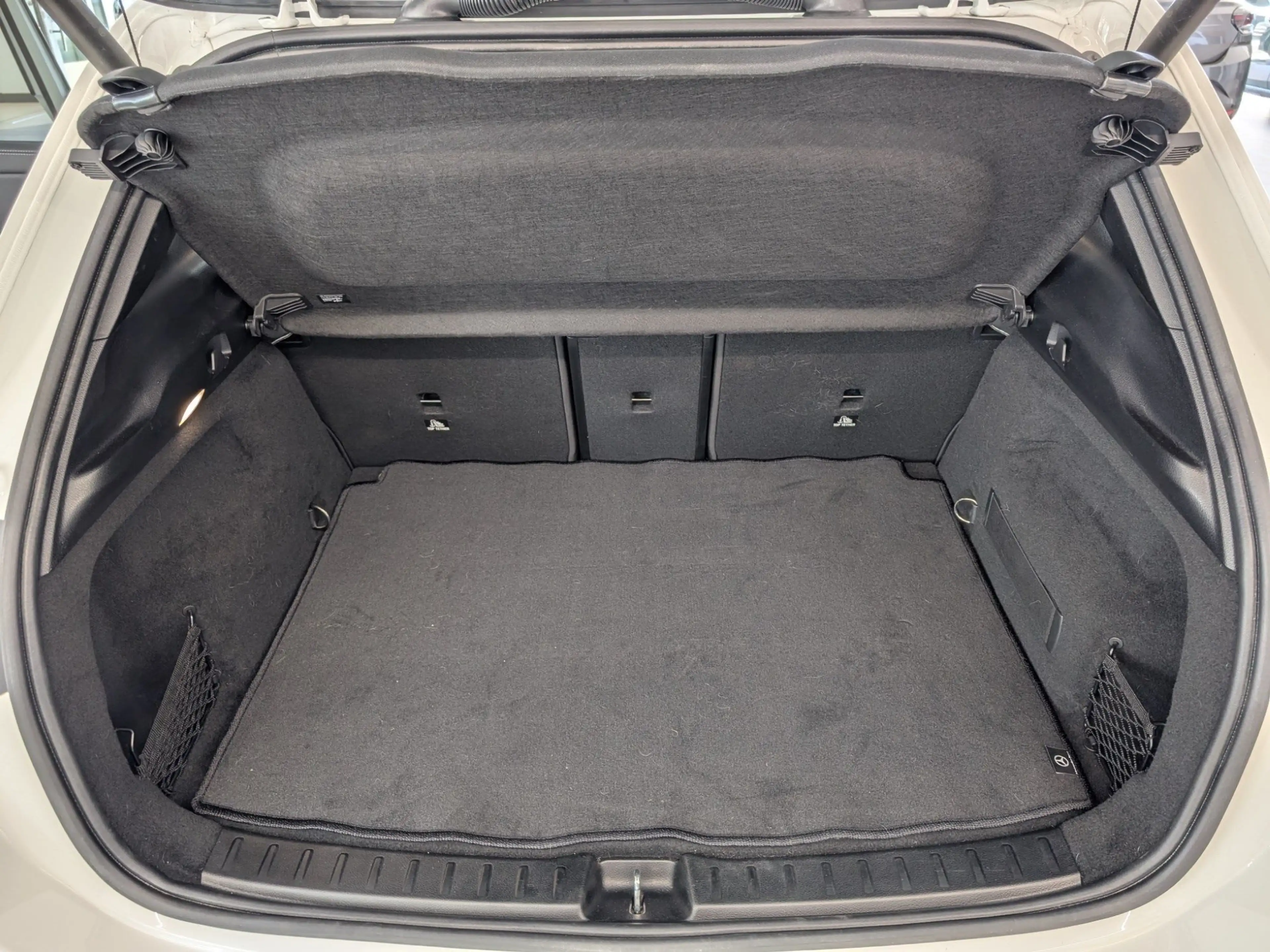 Mercedes-Benz EQA 250 + Progressive Kamera Allwetter ACC — photo 10