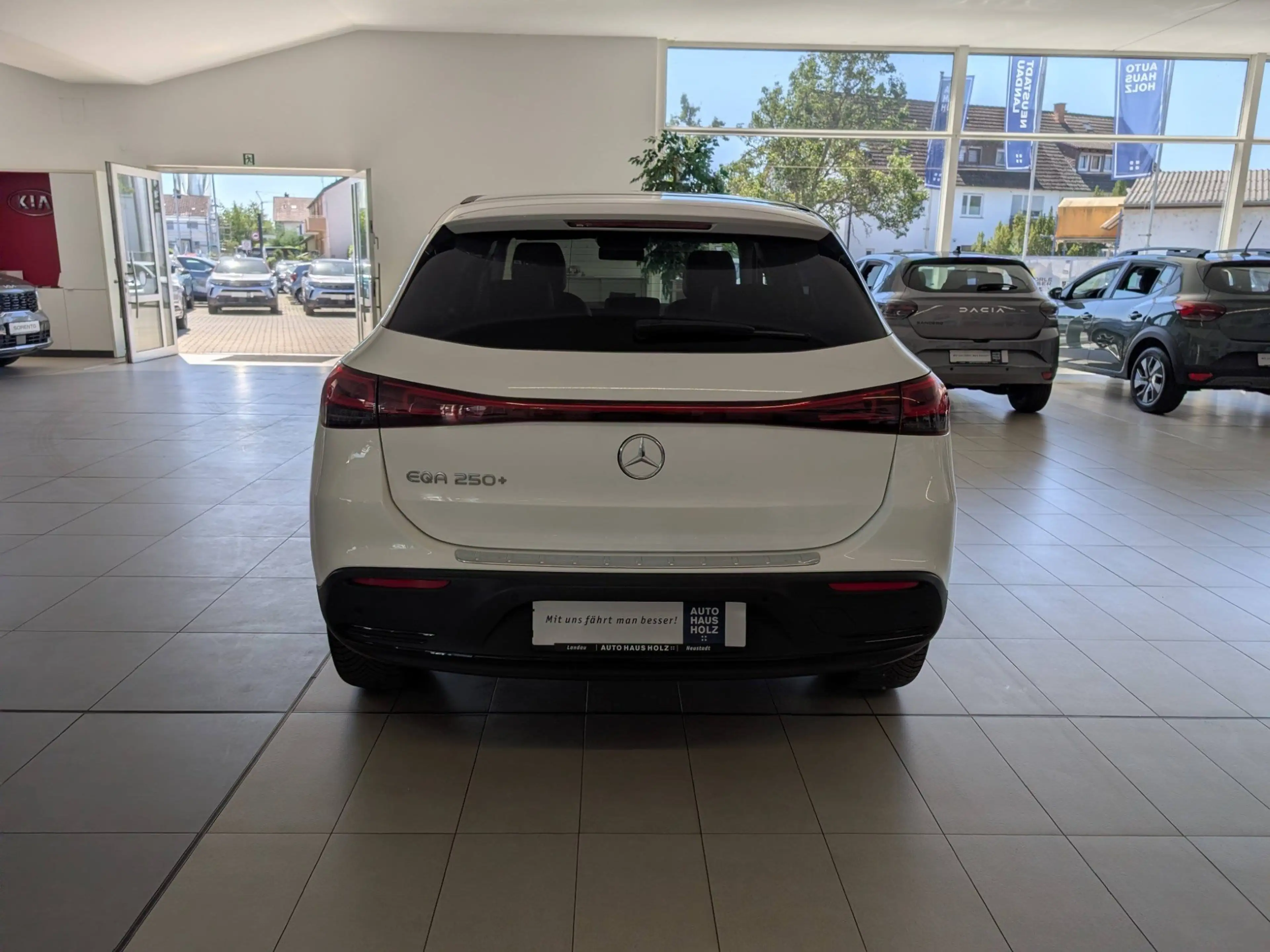 Mercedes-Benz EQA 250 + Progressive Kamera Allwetter ACC — photo 3
