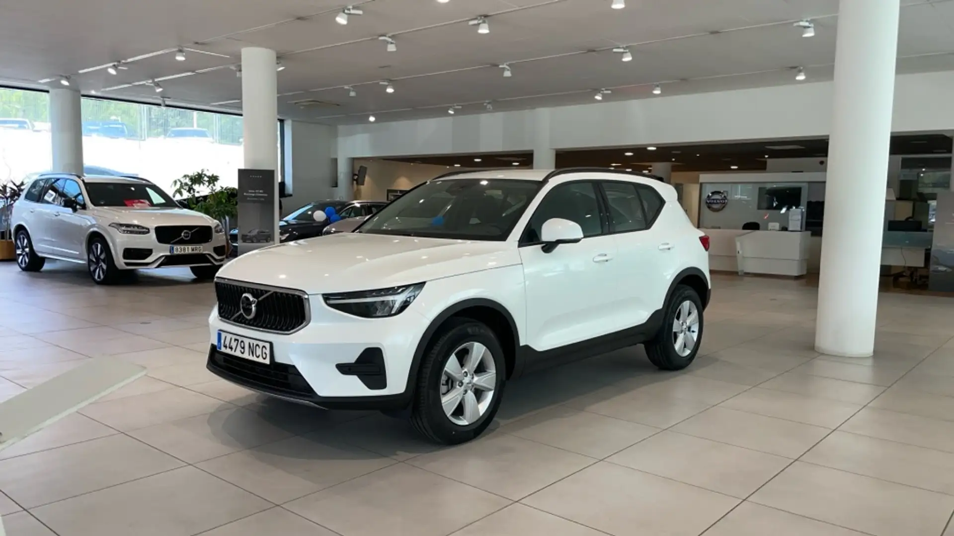 Volvo XC40 B3 Essential Aut. Blanco - 1