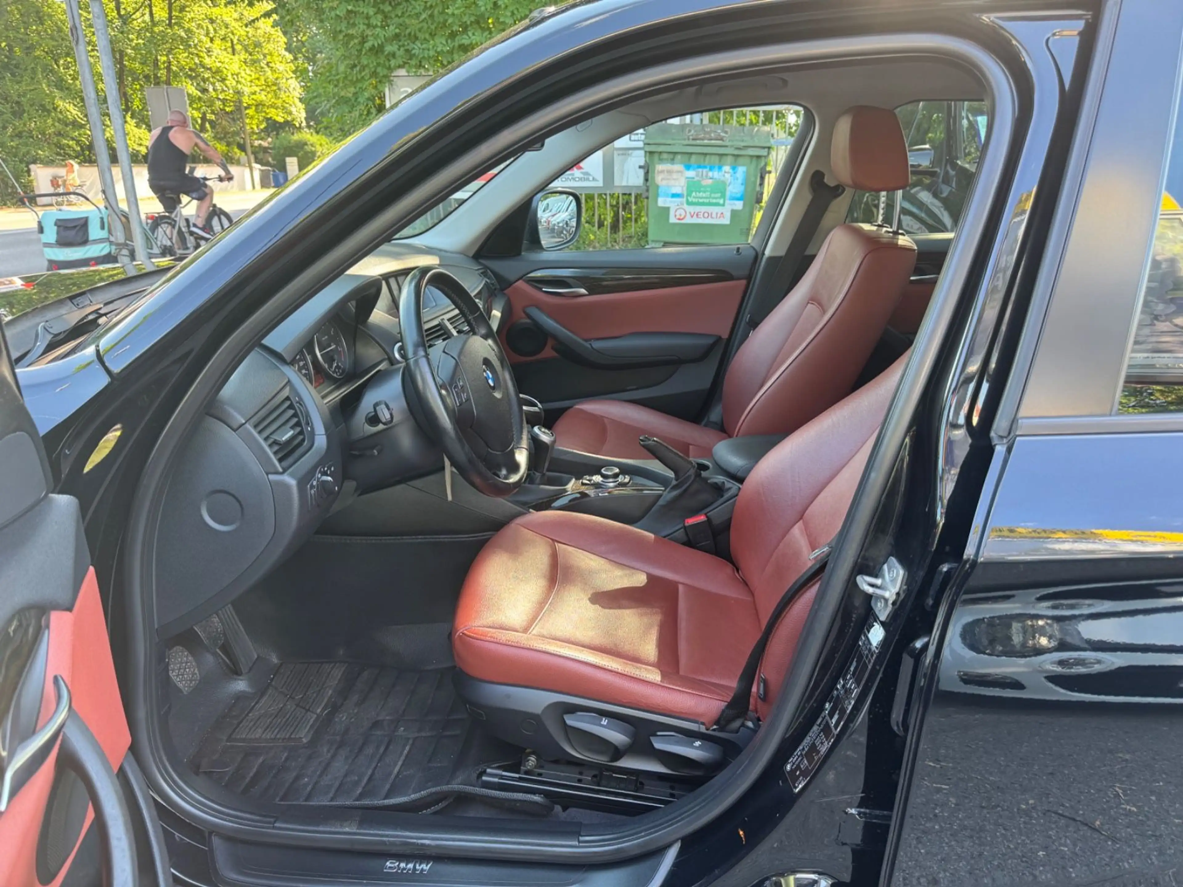 BMW X1 20 d sDrive Leder Navi SHZ PDC — photo 12