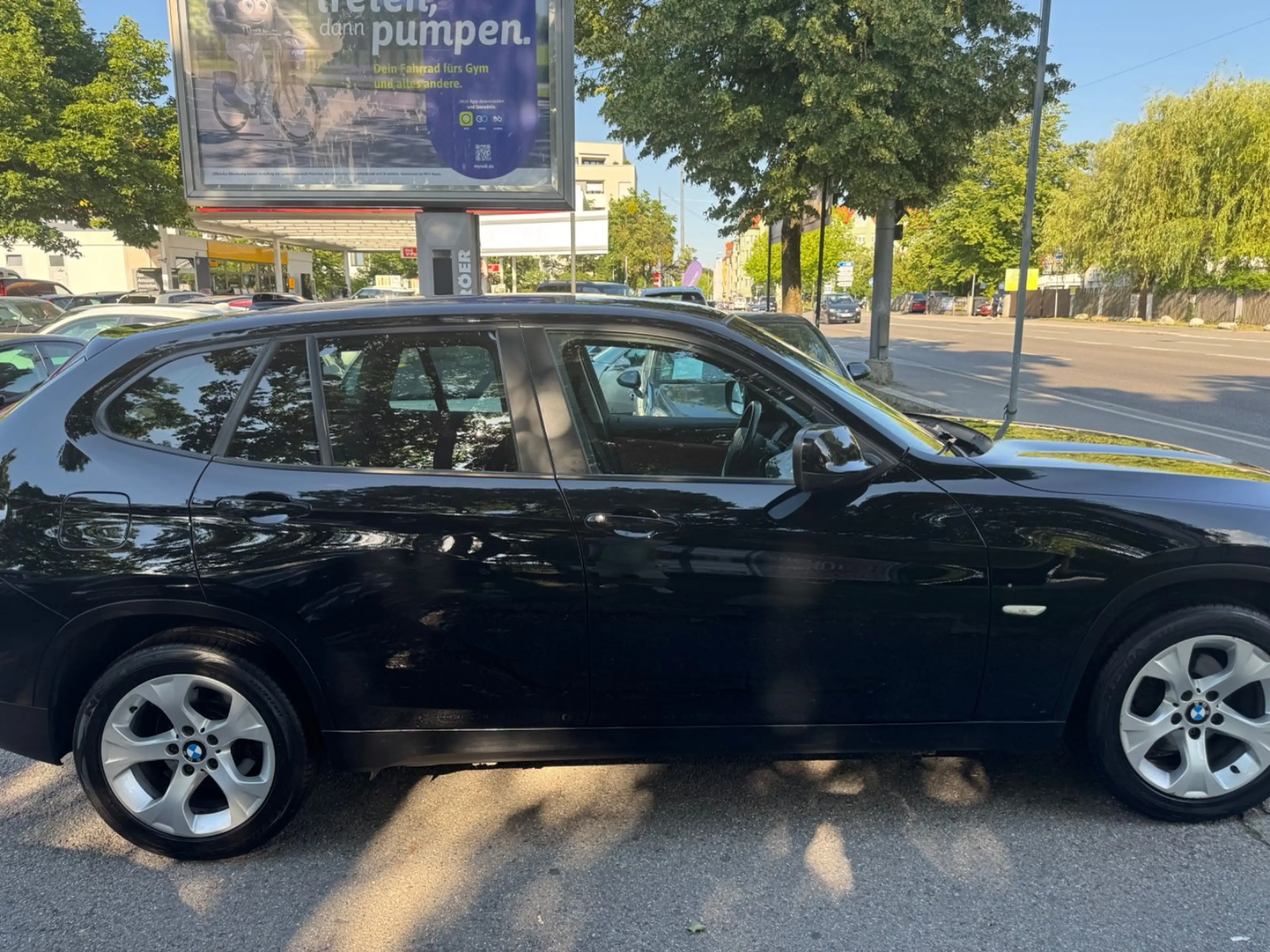 BMW X1 20 d sDrive Leder Navi SHZ PDC — photo 7