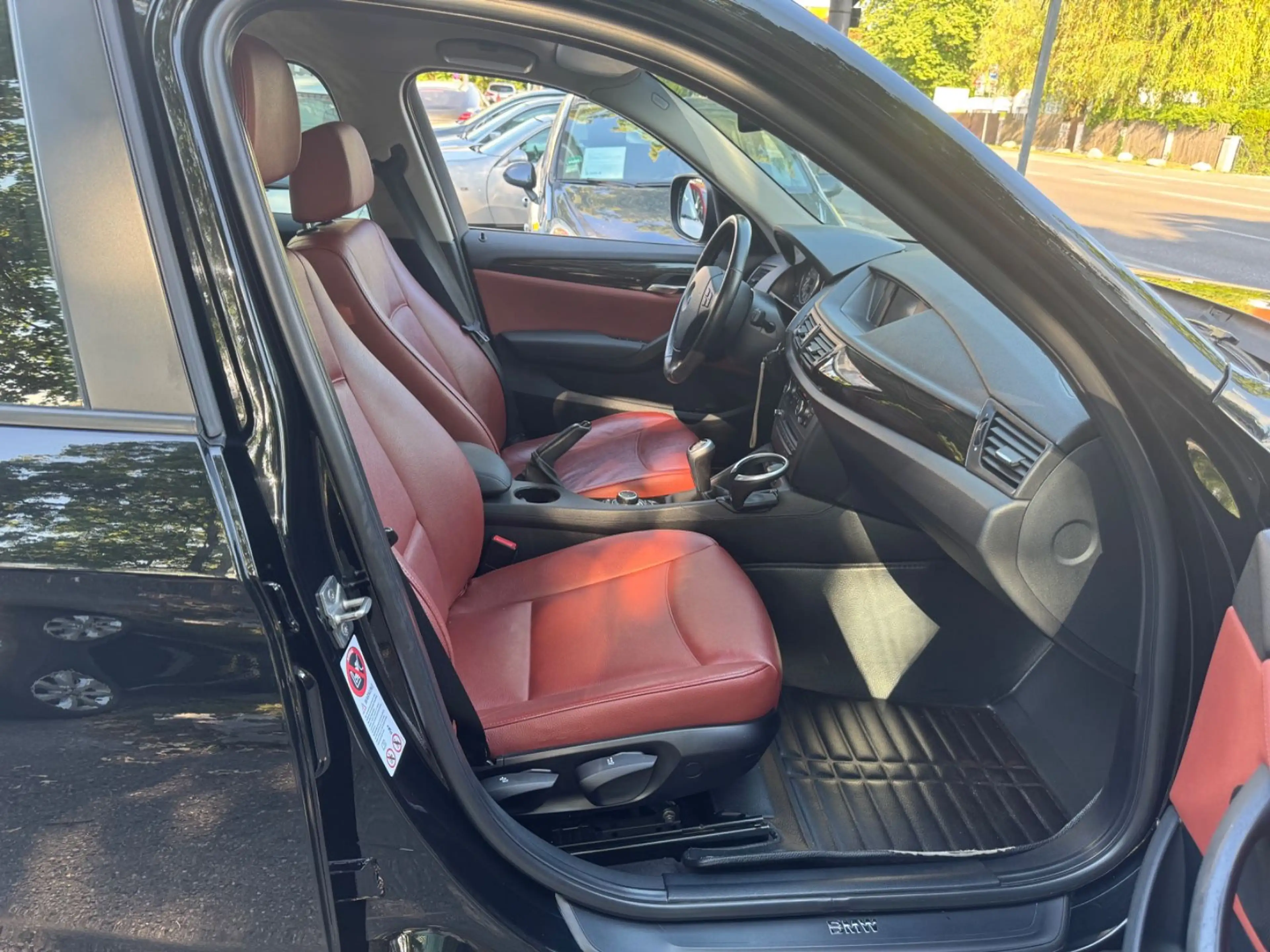 BMW X1 20 d sDrive Leder Navi SHZ PDC — photo 13