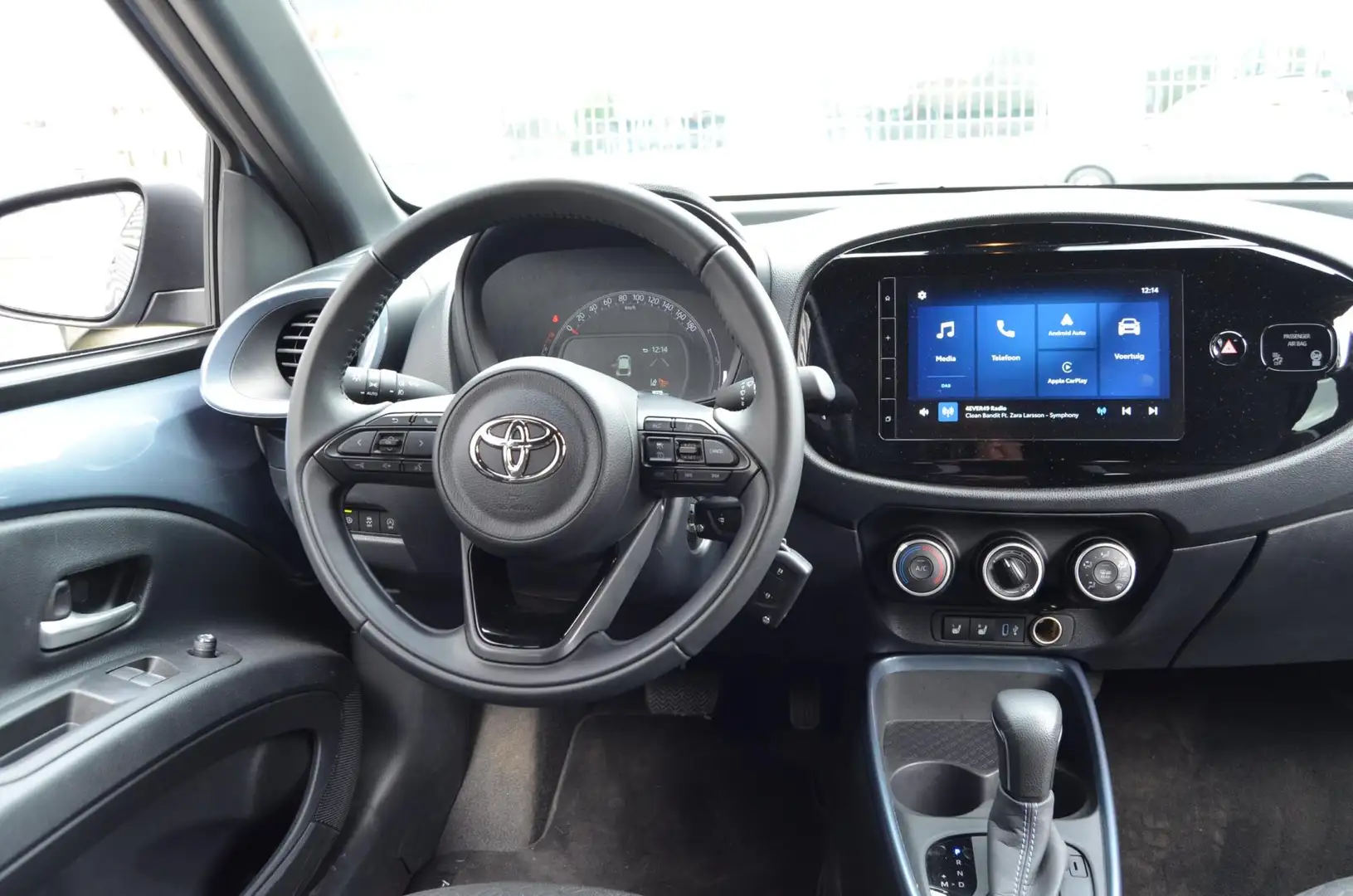 Toyota Aygo X 1.0 VVT-i S-CVT Pulse|BITONE|17"VELGEN|STOELVERW.| Šedá - 2