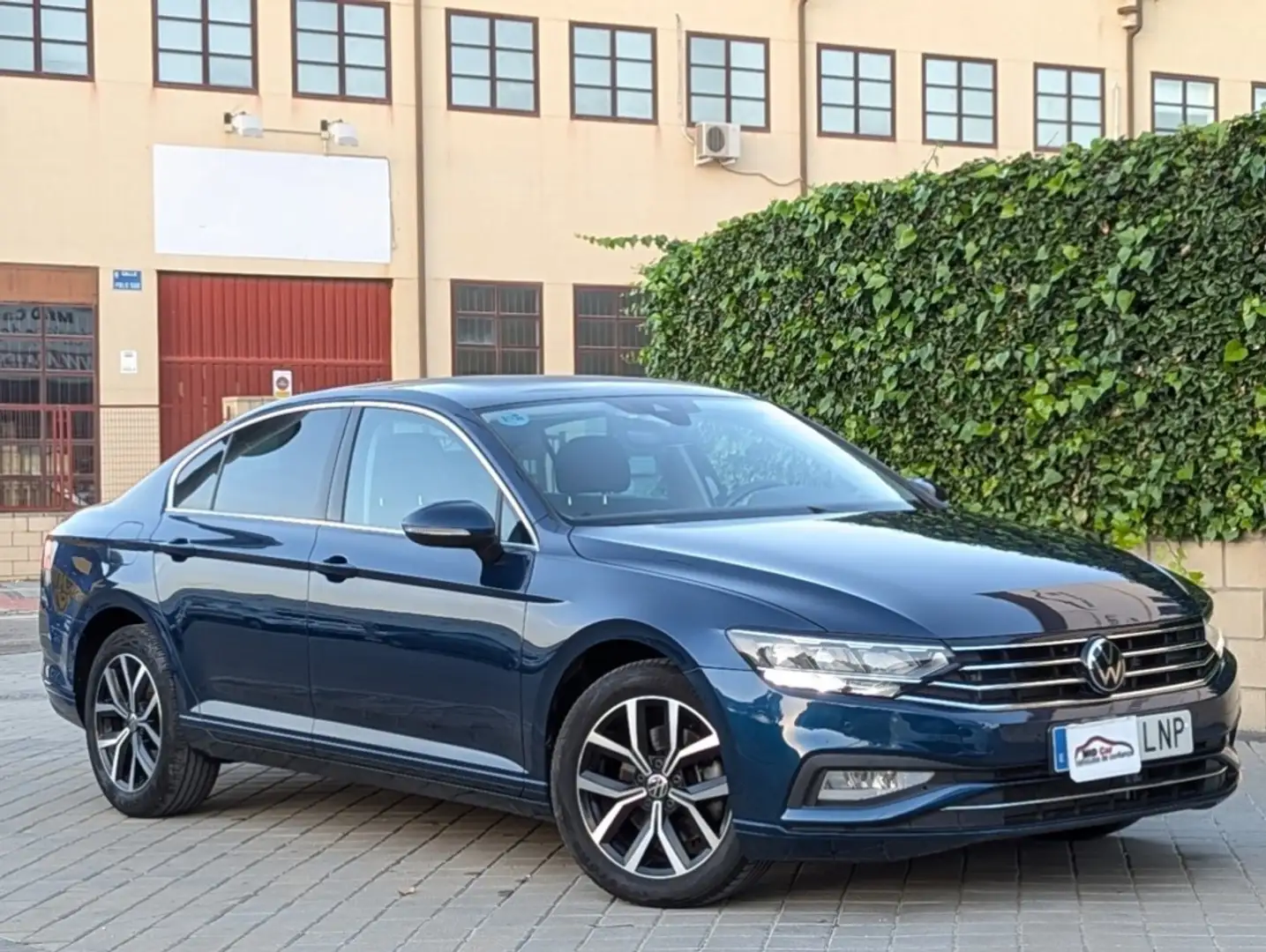 Volkswagen Passat 2.0TDI EVO Executive DSG7 110kW Azul - 1