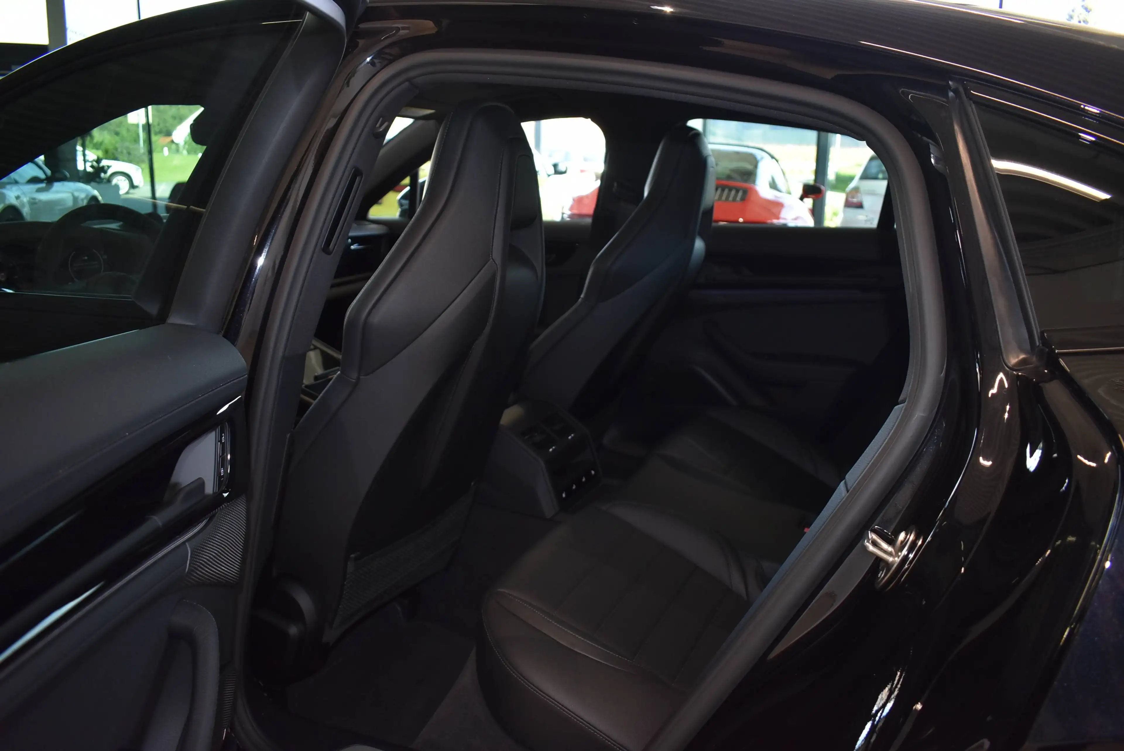 Porsche Panamera 4 E-Hybrid — photo 13