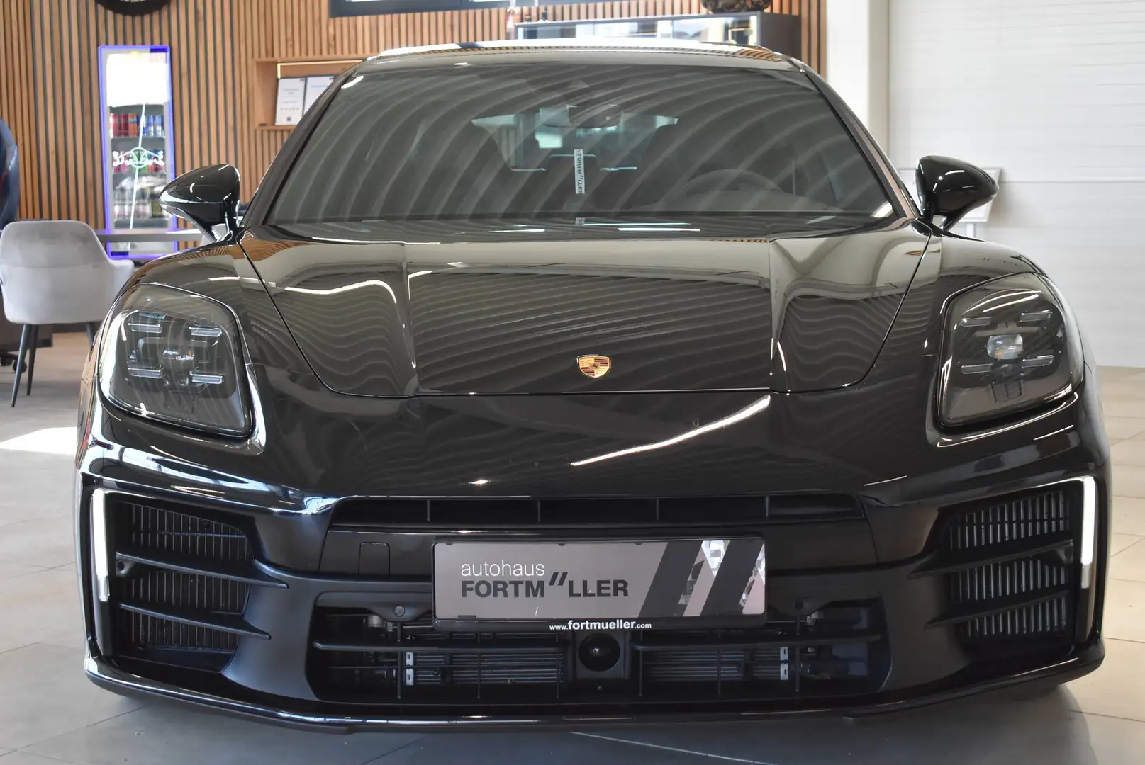 Porsche Panamera 4 E-Hybrid Schwarz - 2
