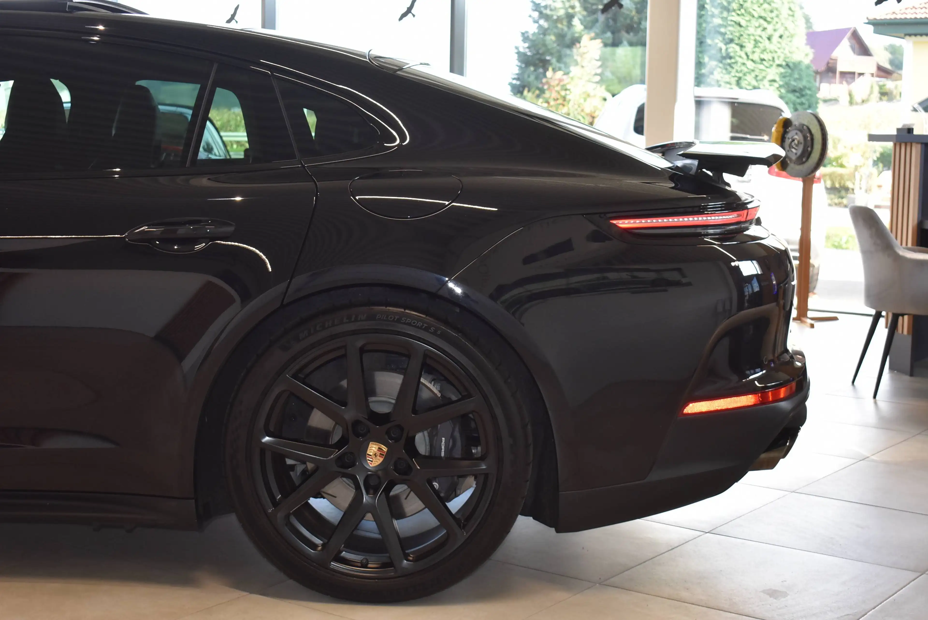 Porsche Panamera 4 E-Hybrid — photo 16