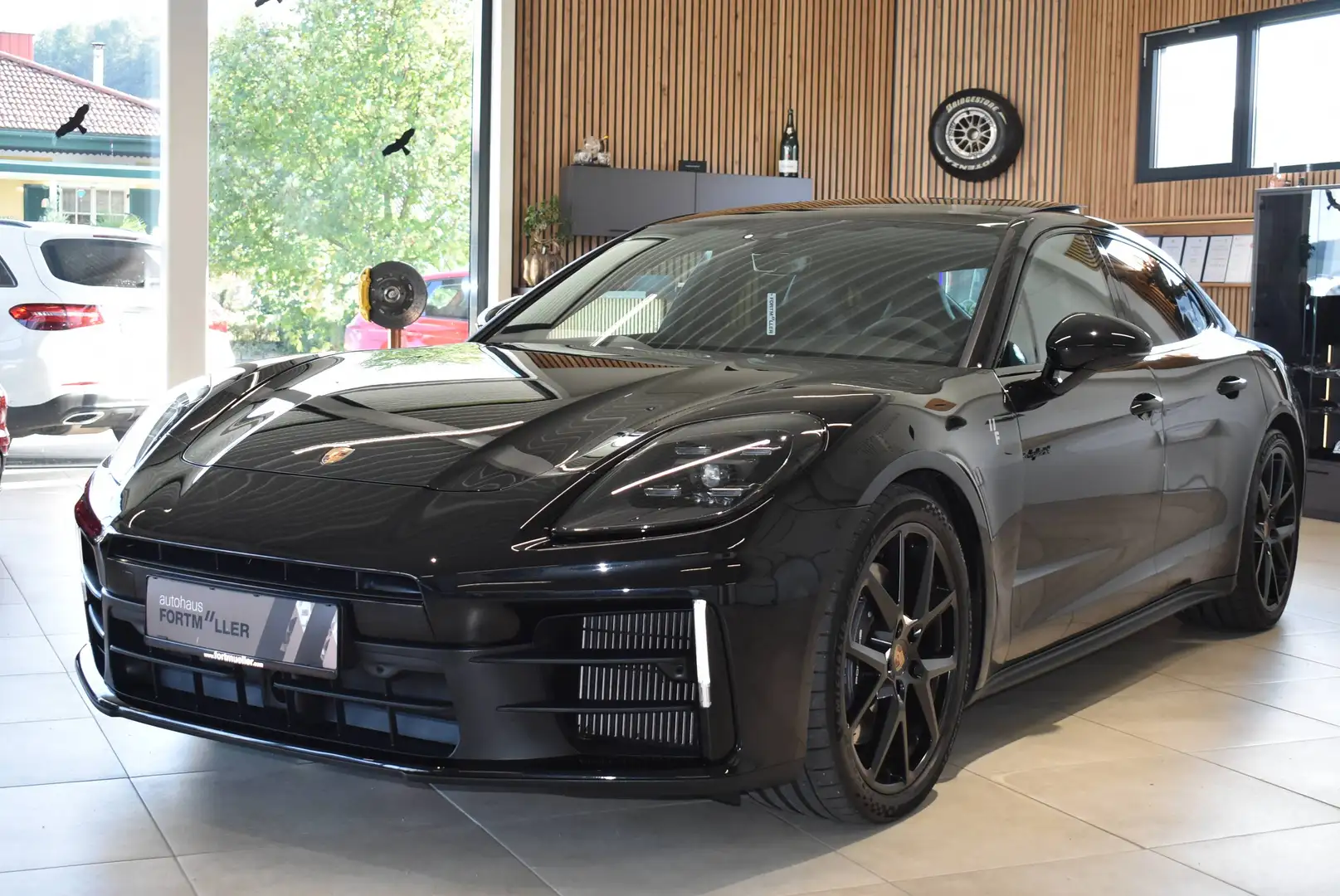 Porsche Panamera 4 E-Hybrid Schwarz - 1