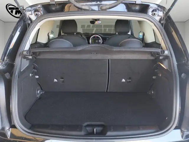 Mini Hatch view 10