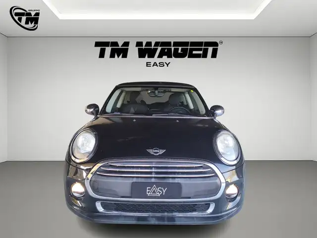 Mini Hatch view 3