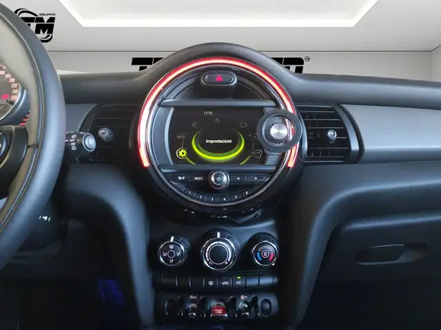 Mini Hatch view 14