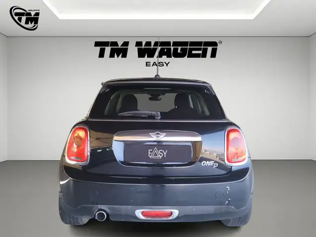 Mini Hatch view 6
