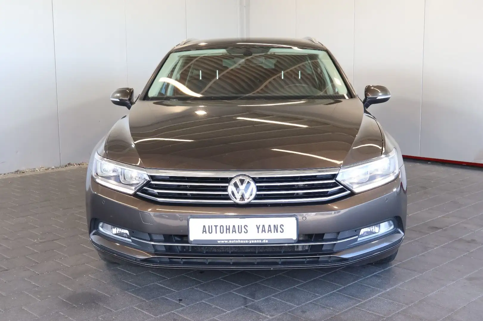 Volkswagen Passat Variant Passat 1.6 TDI Comfortline ACC+KAM+LED+17"+AHK Schwarz - 2