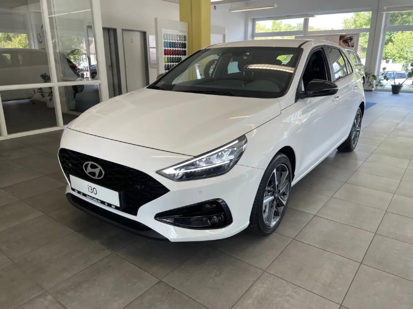 Hyundai i30 Advantage 1.0 T-GDI EU6e Navi Digitales Cockpit LE Weiß - 1