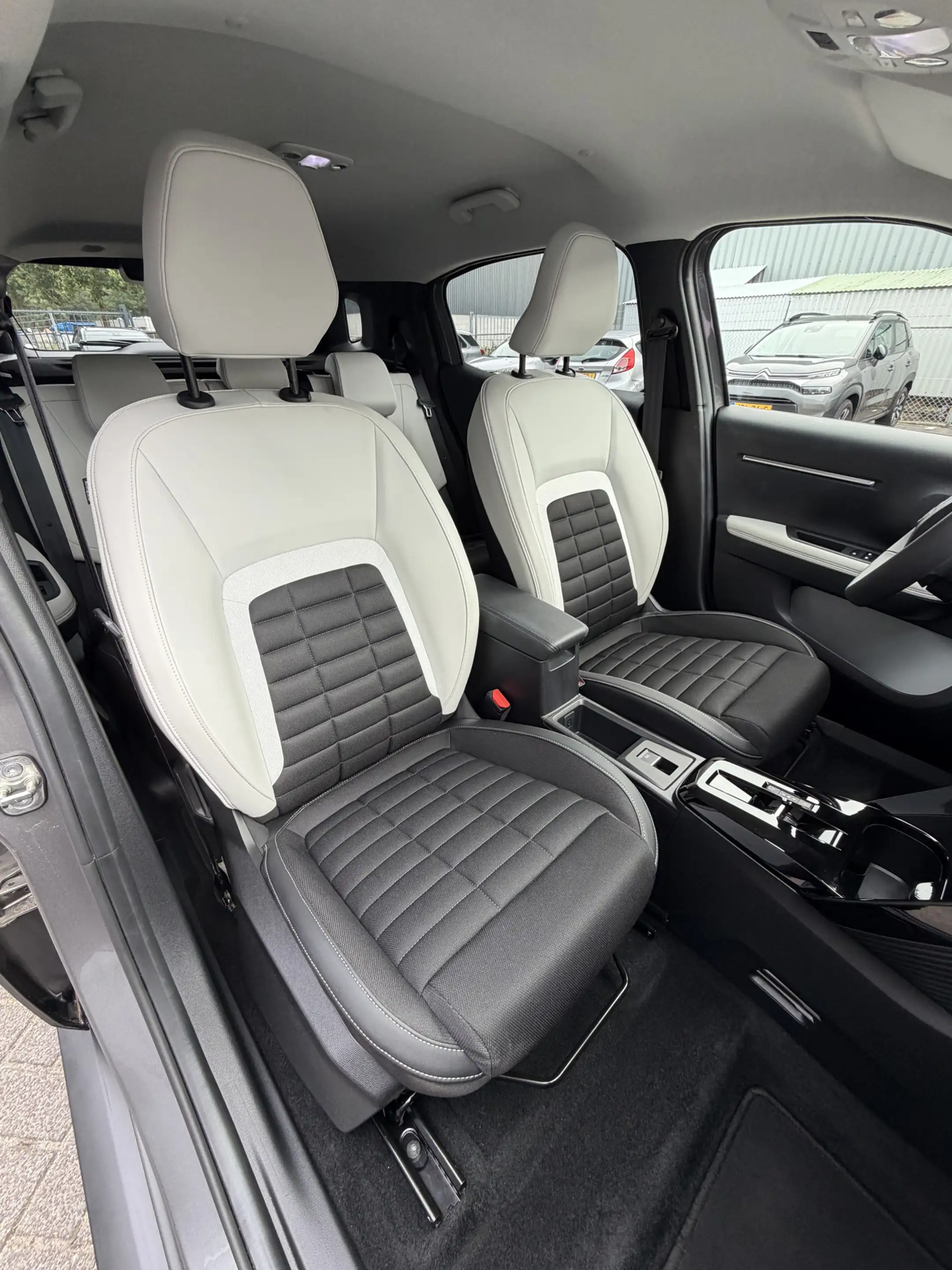 Citroen C3 Aircross Ë-C3 Max 113pk Comfort Range 44 kWh (Camera - Park — photo 10