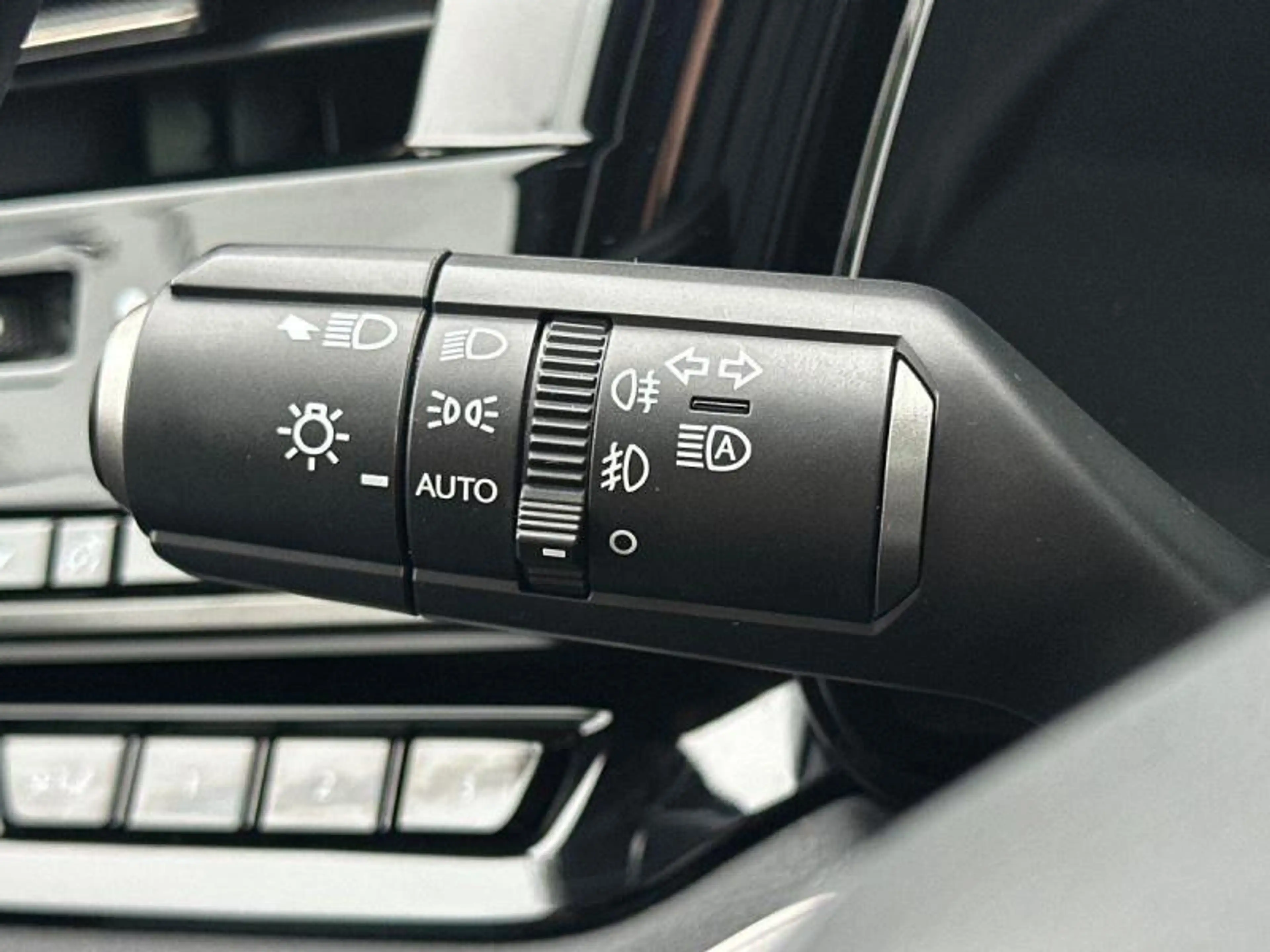 Lexus RX 450h Privilege Line 4x4+panodak+360°cam+nav+sens V+A — photo 15