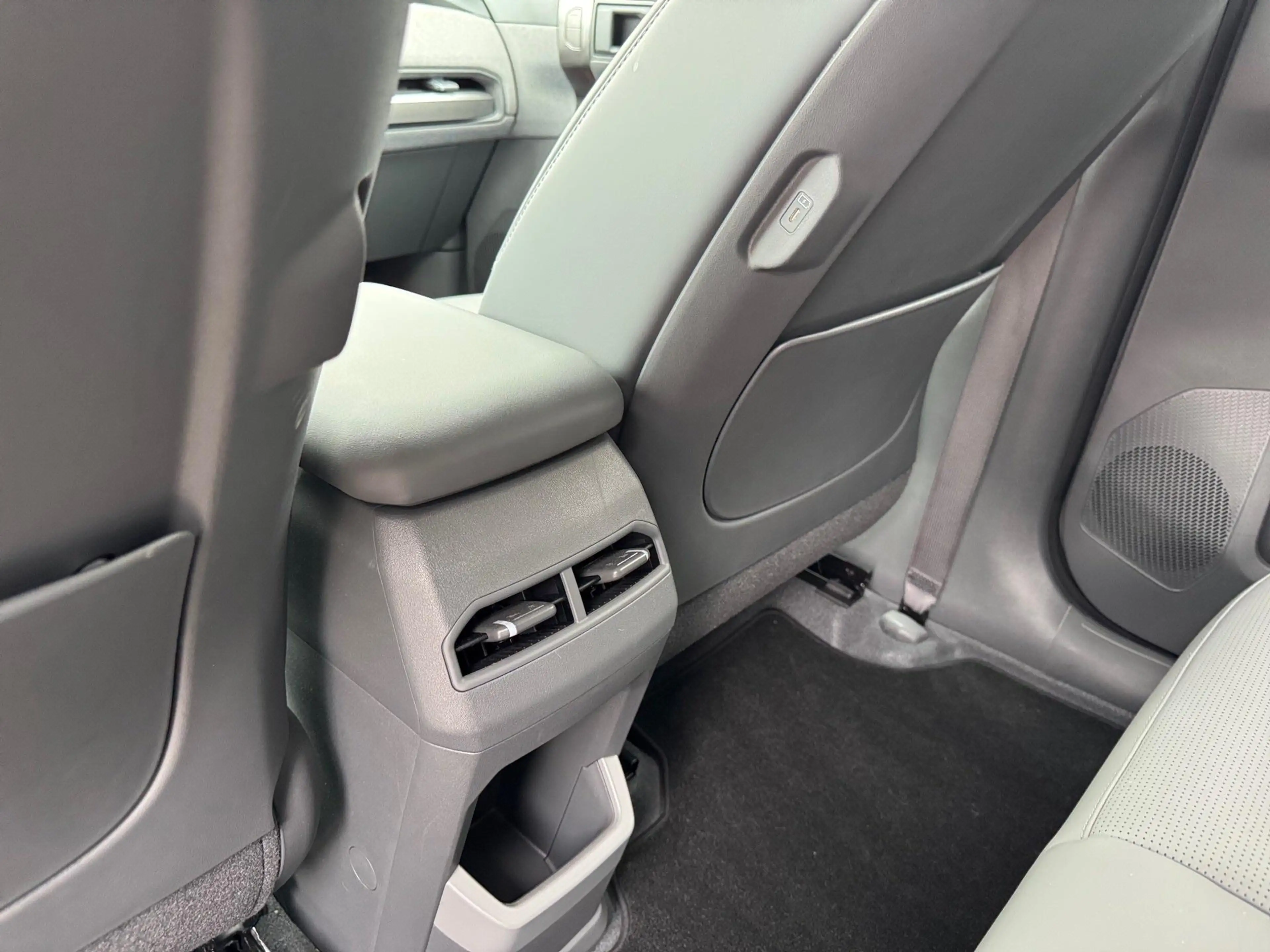 Kia EV3 81,4 kWh B-Plus - Drive Wise Pack + 19 inch — photo 21
