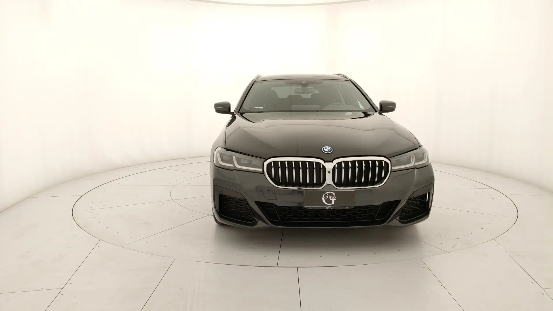 BMW 530 e Touring Msport auto Nero - 2