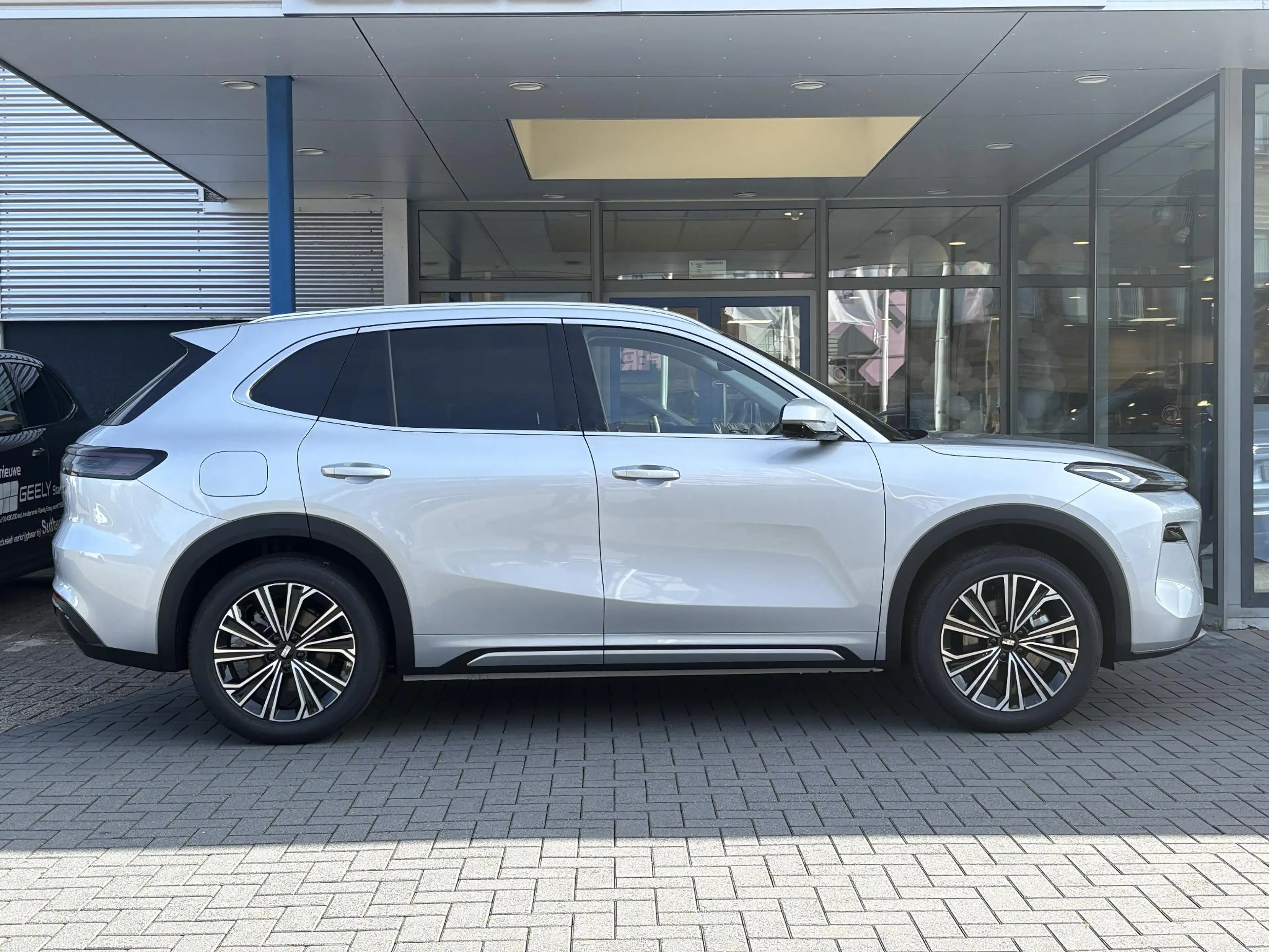 Geely Starray EM-i 1.5 Max+ 262 PK | Panoramadak | Stoelverwarming & — photo 4