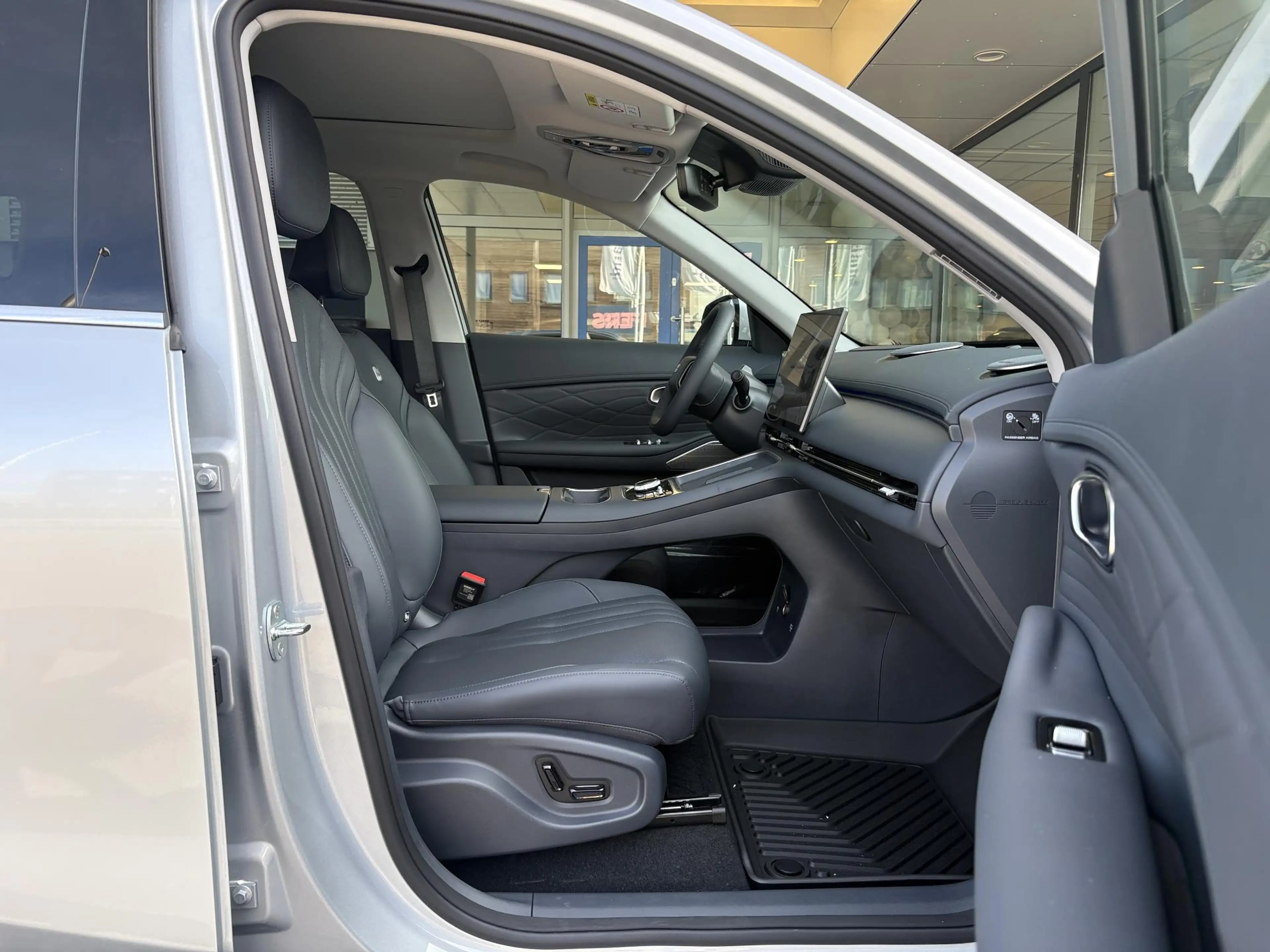 Geely Starray EM-i 1.5 Max+ 262 PK | Panoramadak | Stoelverwarming & — photo 5