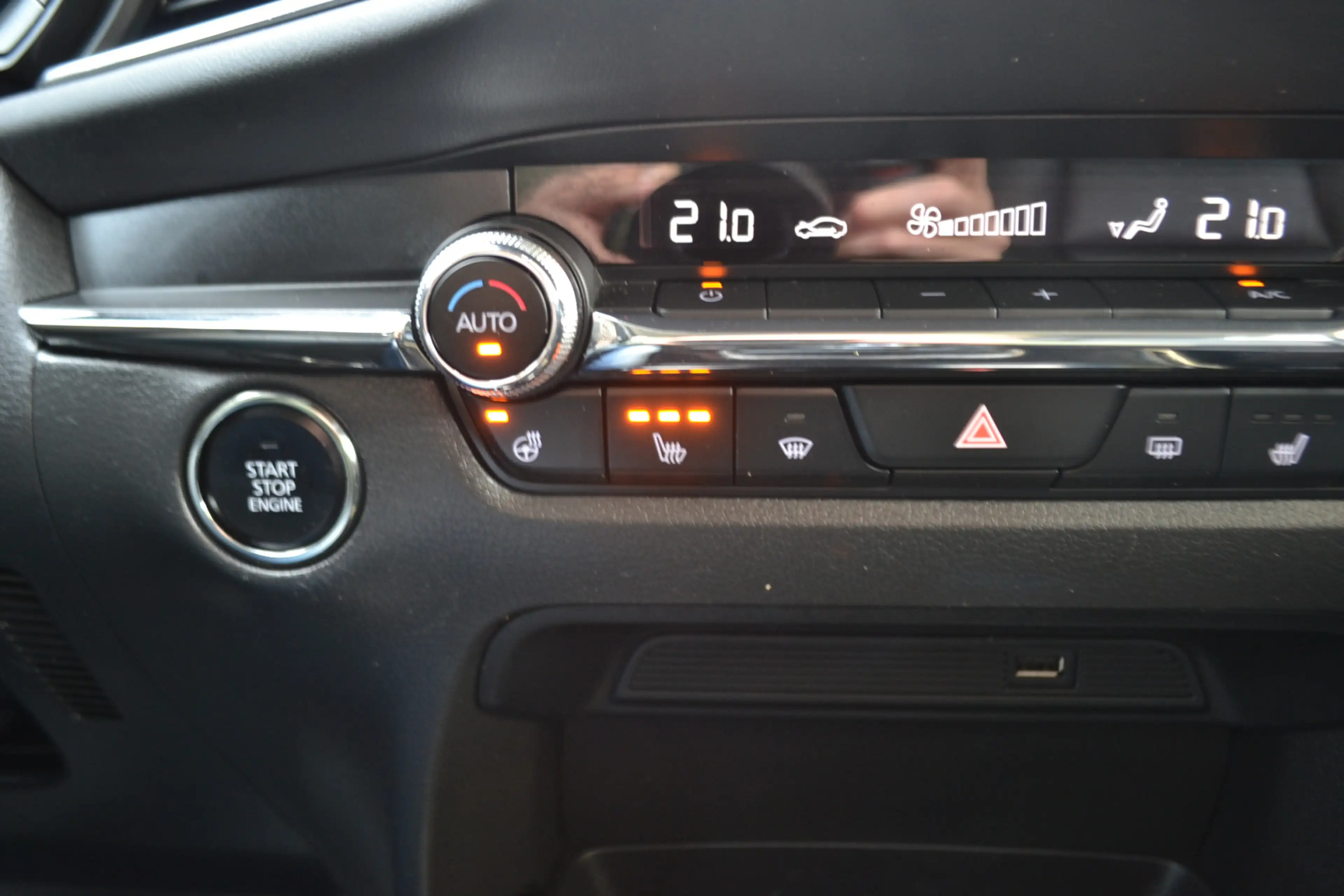 Mazda CX-30 2.0 e-SkyActiv-X M Hybrid Luxury BOSE | Memory sto — photo 33