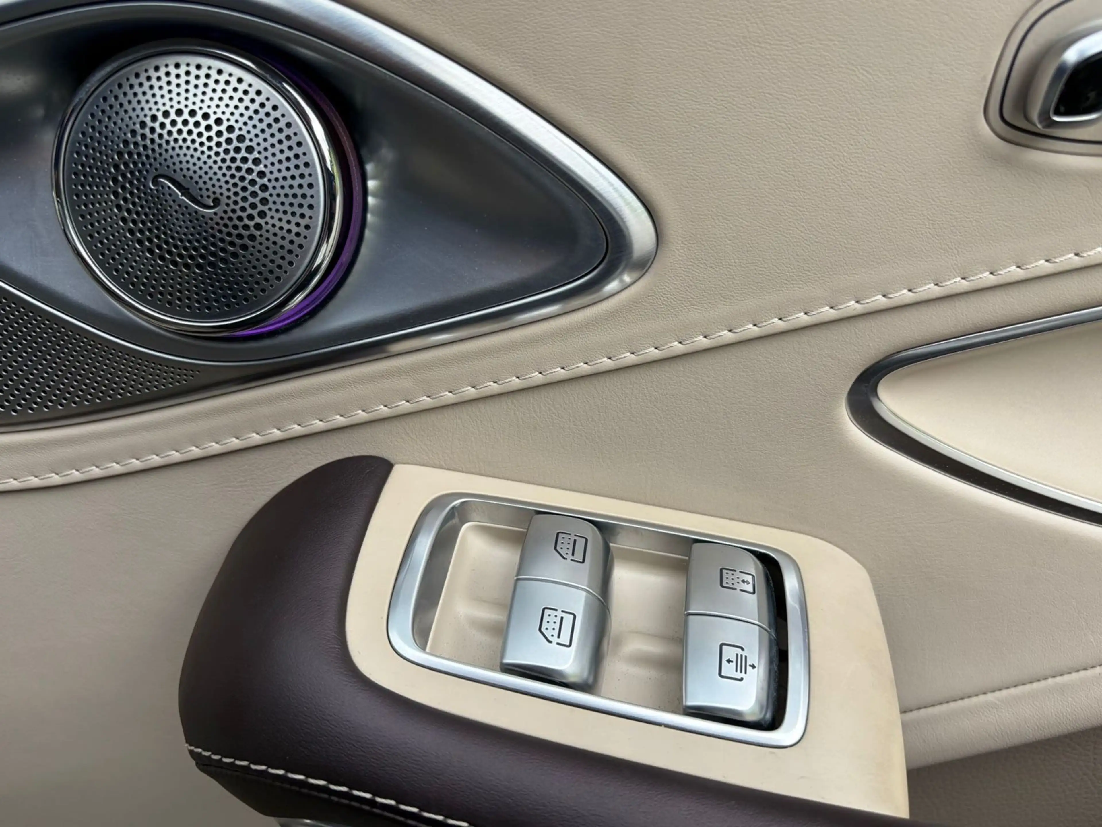 Mercedes-Benz S 500 S Maybach ,BRABUS, Limousine S 500 4Matic — photo 31