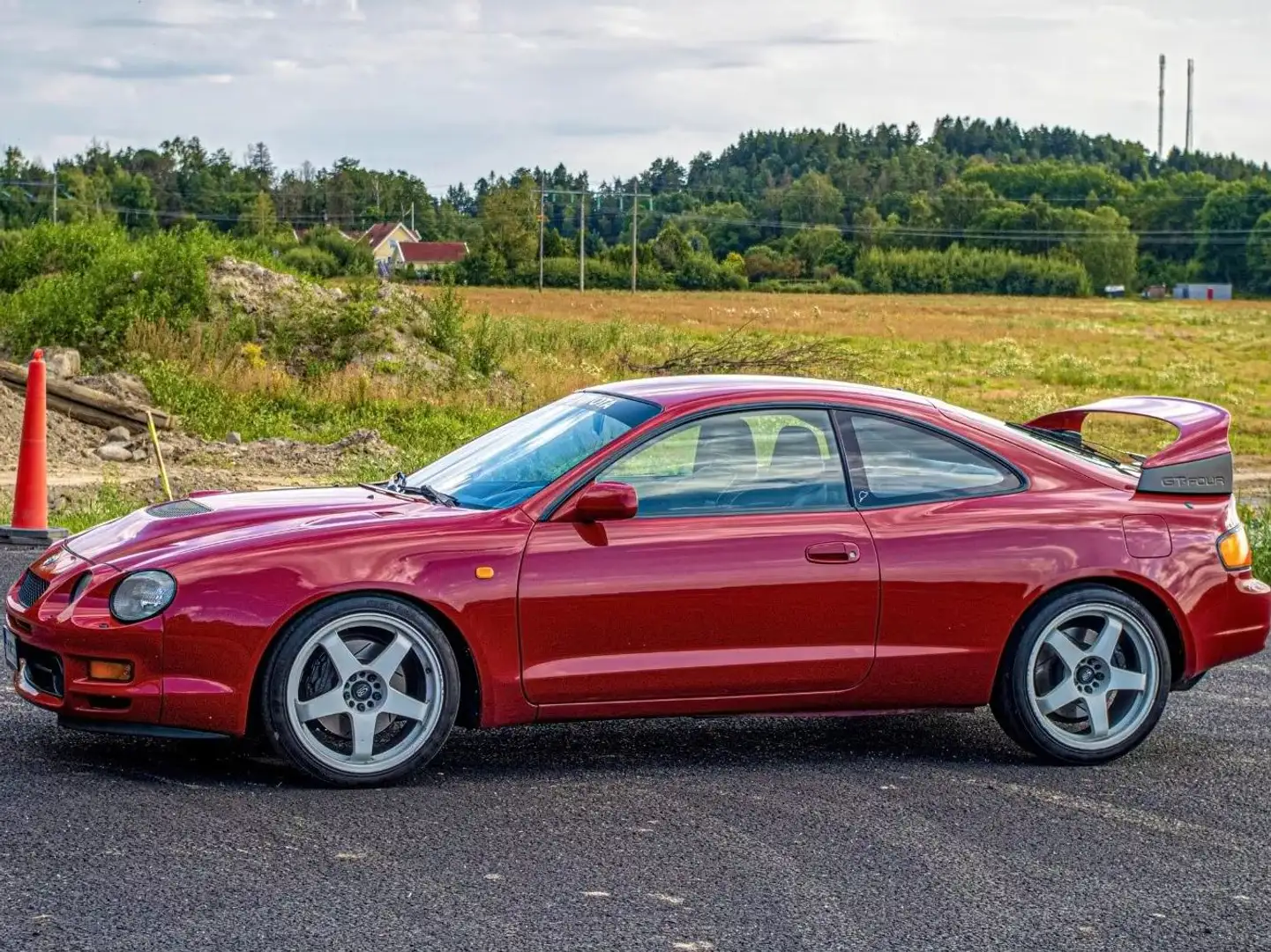 Toyota Celica GT-Four ST205 LHD OEM+ Rojo - 2