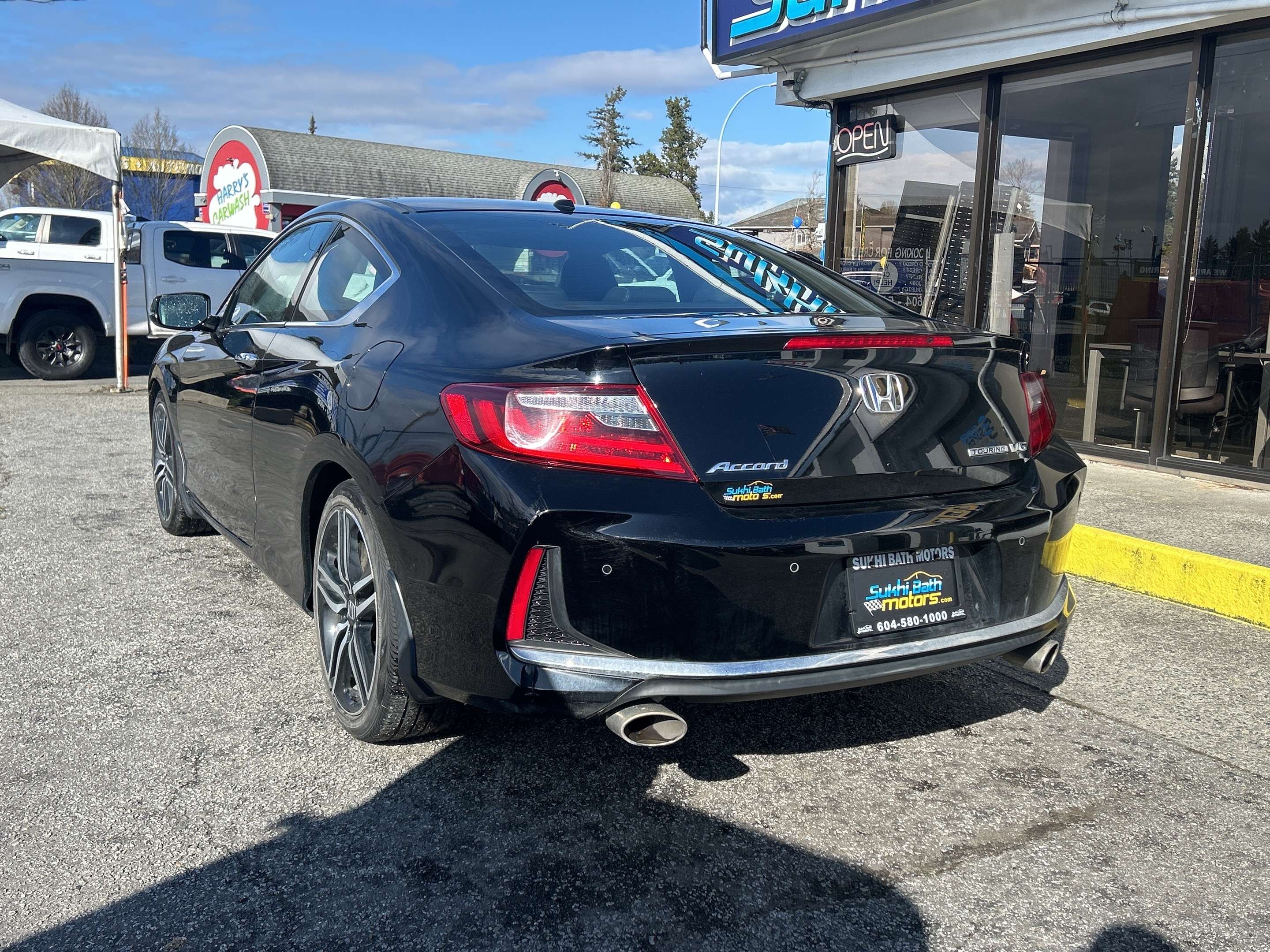 2016 Honda Accord Touring + LEATHER + NAVIGATION + APPLE CARPLAY — снимка 1