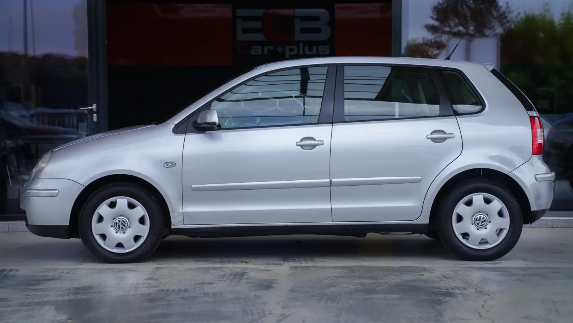 Volkswagen Polo IV Basis *Klimaanlage/TÜV 12/25* Plateado - 2