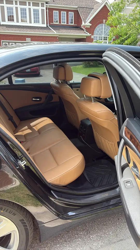 BMW 5 Series photo BMW 5 Series