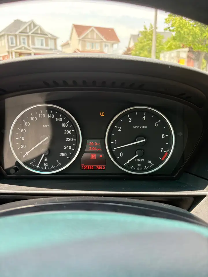 BMW 5 Series photo BMW 5 Series