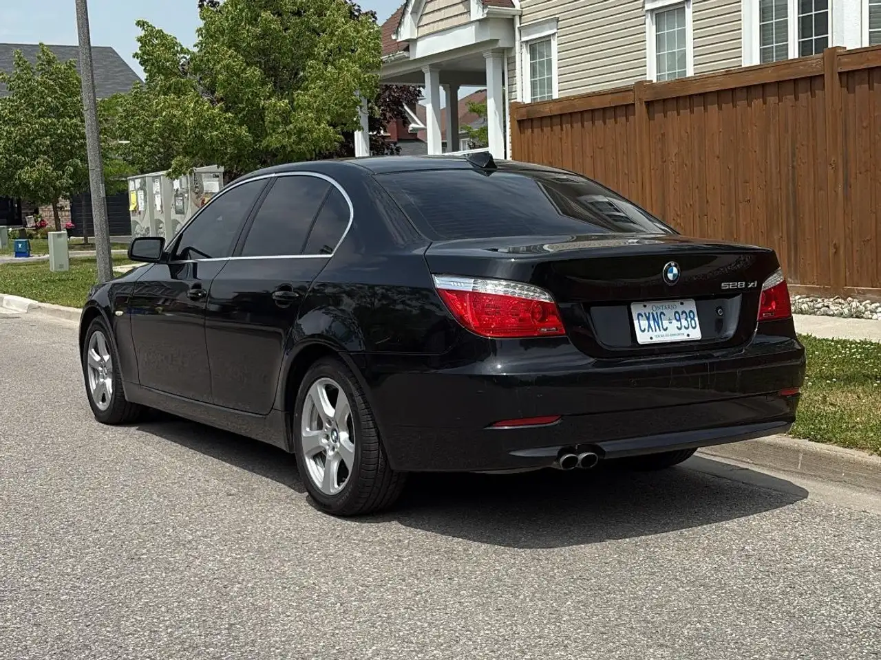 BMW 5 Series photo BMW 5 Series