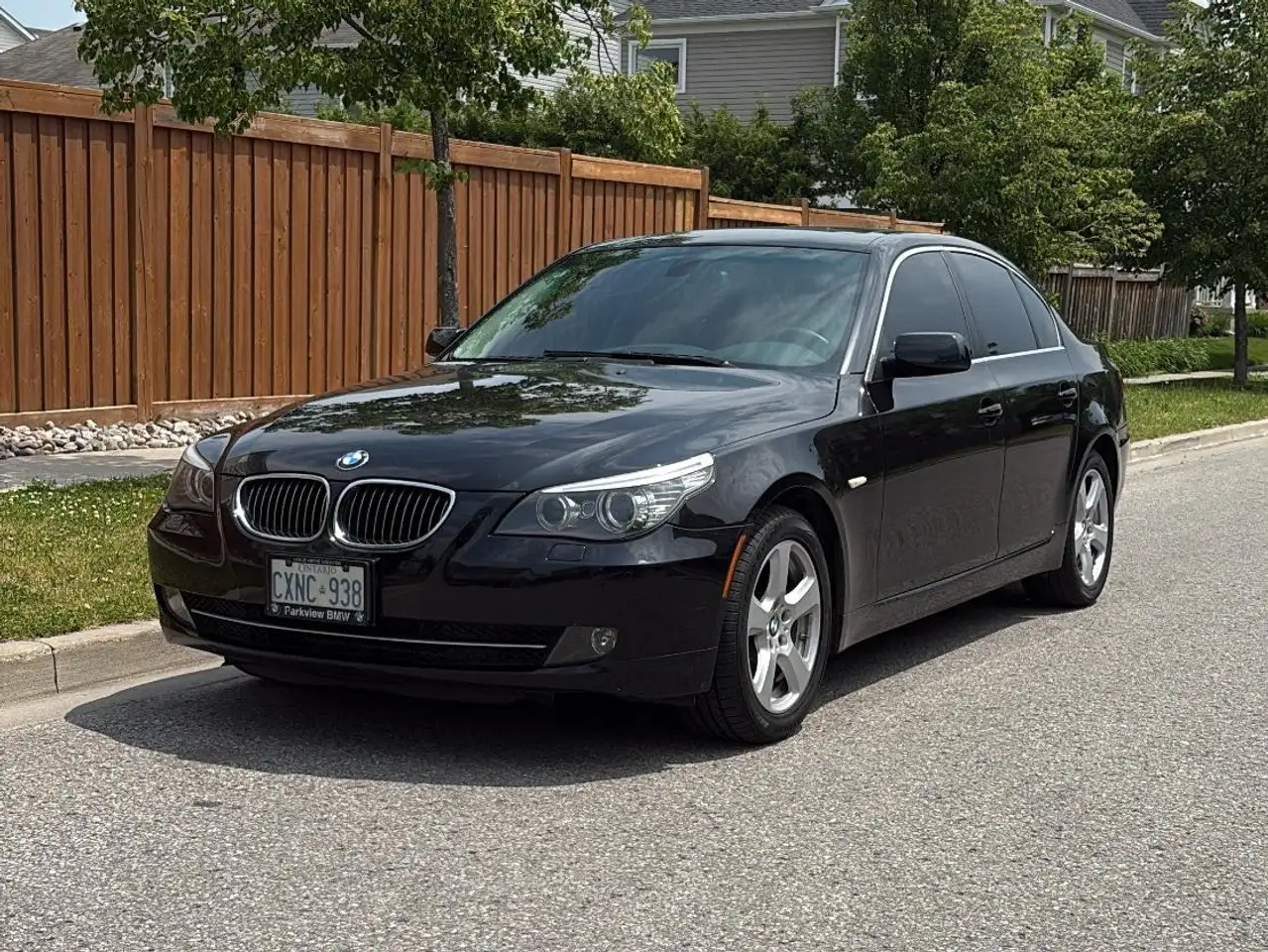 BMW 5 Series photo BMW 5 Series