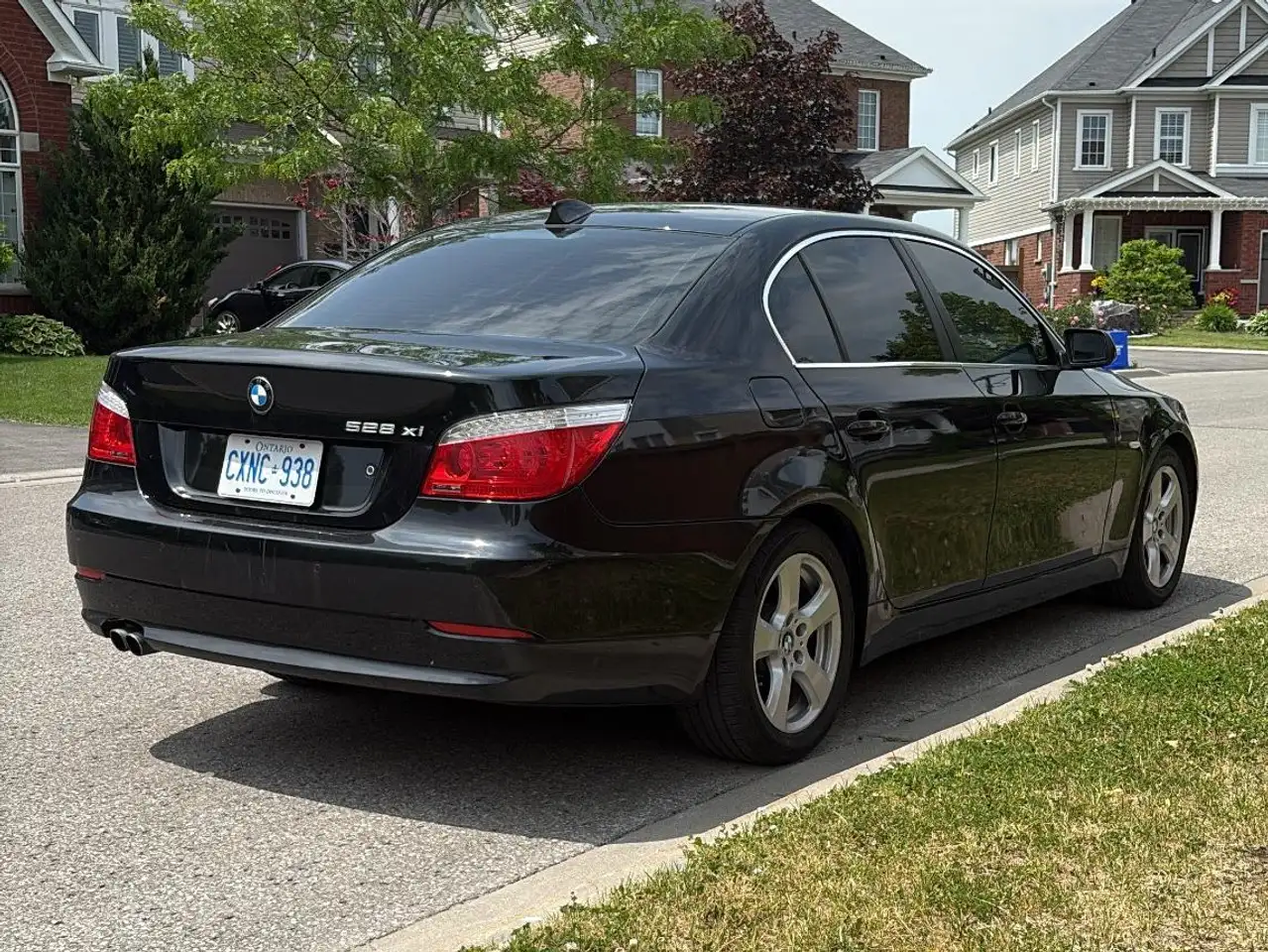 BMW 5 Series photo BMW 5 Series