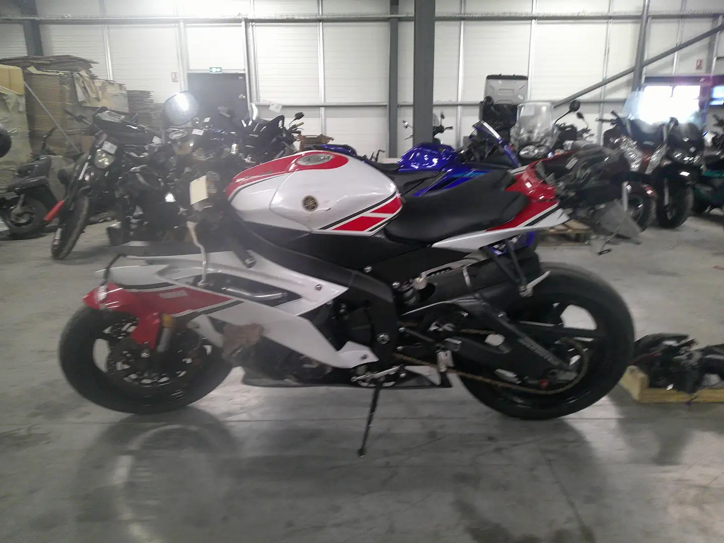 Yamaha YZF-R6 - 1
