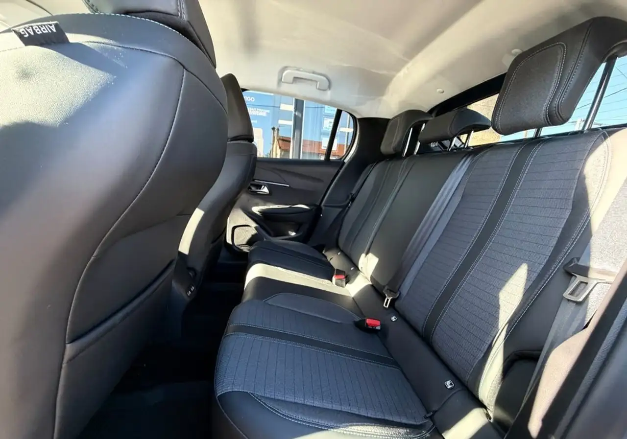 Peugeot 208 208 — photo 7