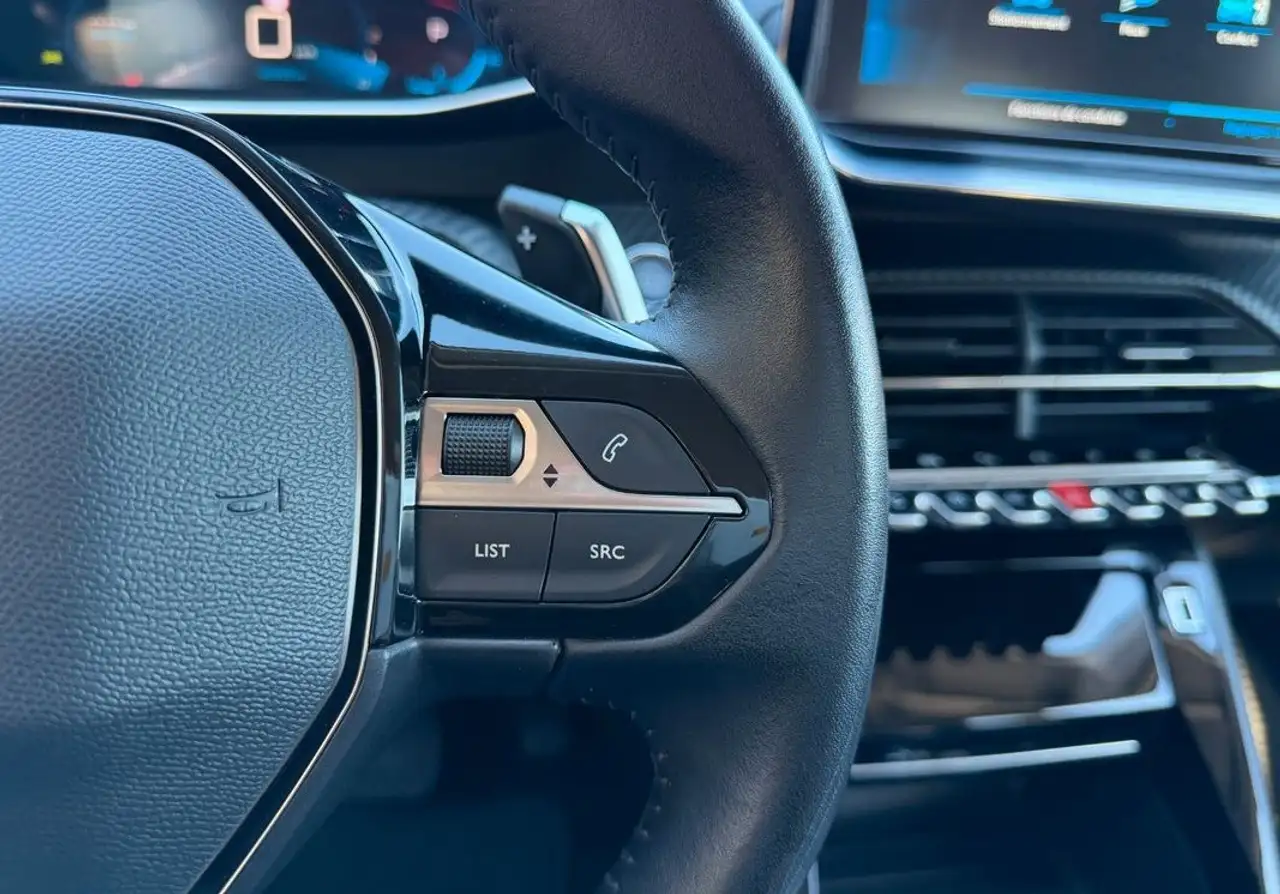 Peugeot 208 208 — photo 27
